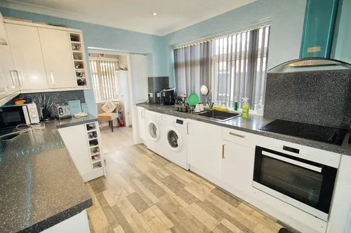 Philip Close, Romford, RM7, photo 2