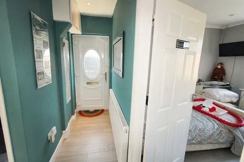 Philip Close, Romford, RM7, photo 6
