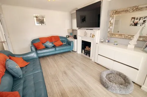 Philip Close, Romford, RM7, photo 4
