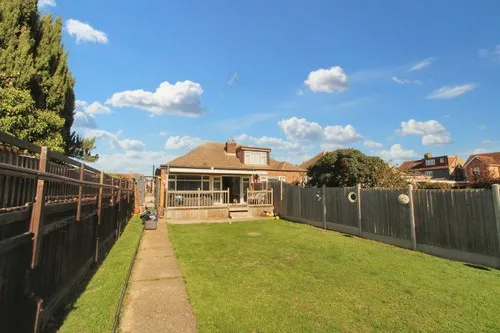 Philip Close, Romford, RM7, photo 15