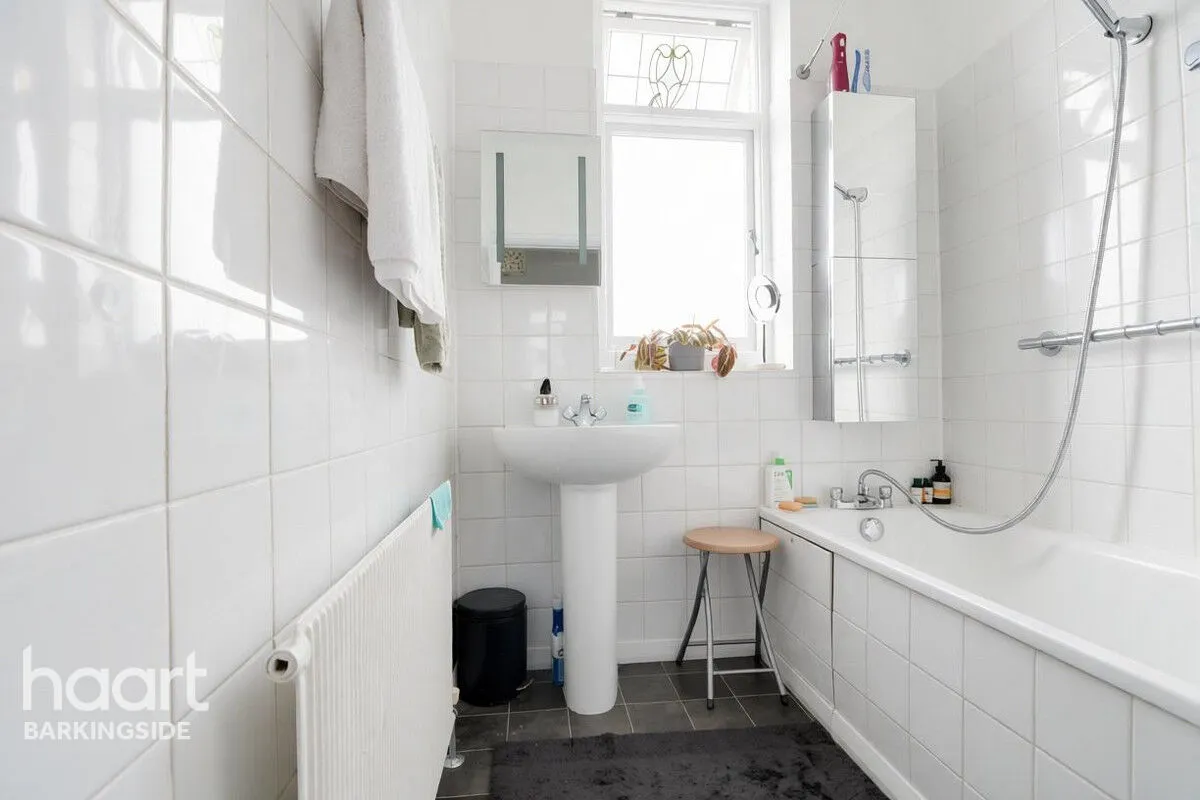 Rosedene Gardens, Gants Hill, IG2, photo 15