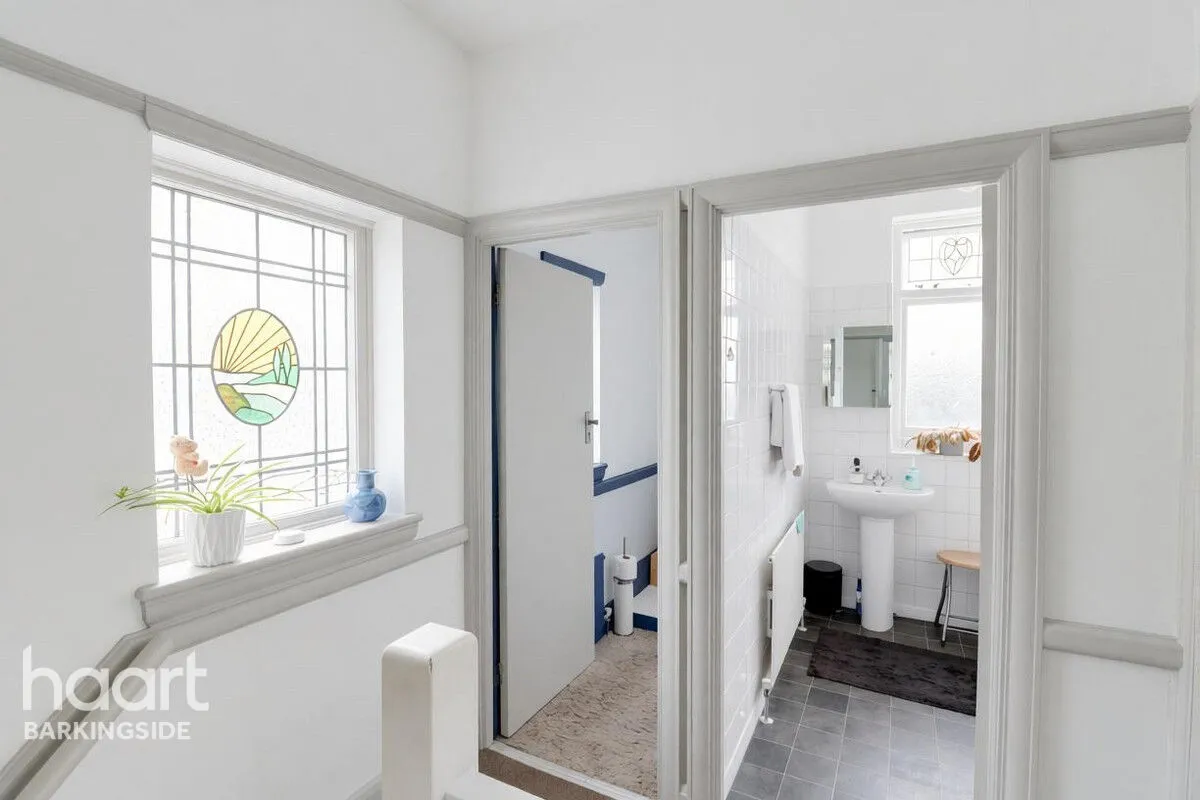 Rosedene Gardens, Gants Hill, IG2, photo 14