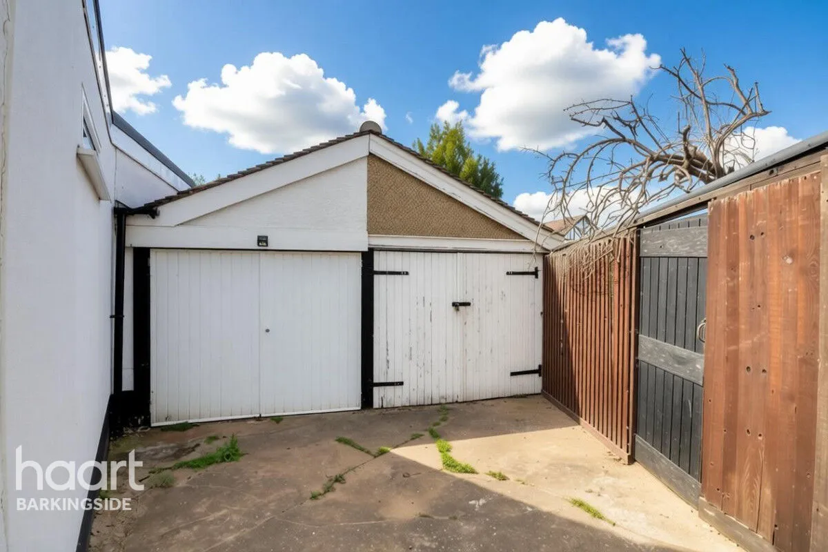 Rosedene Gardens, Gants Hill, IG2, photo 22