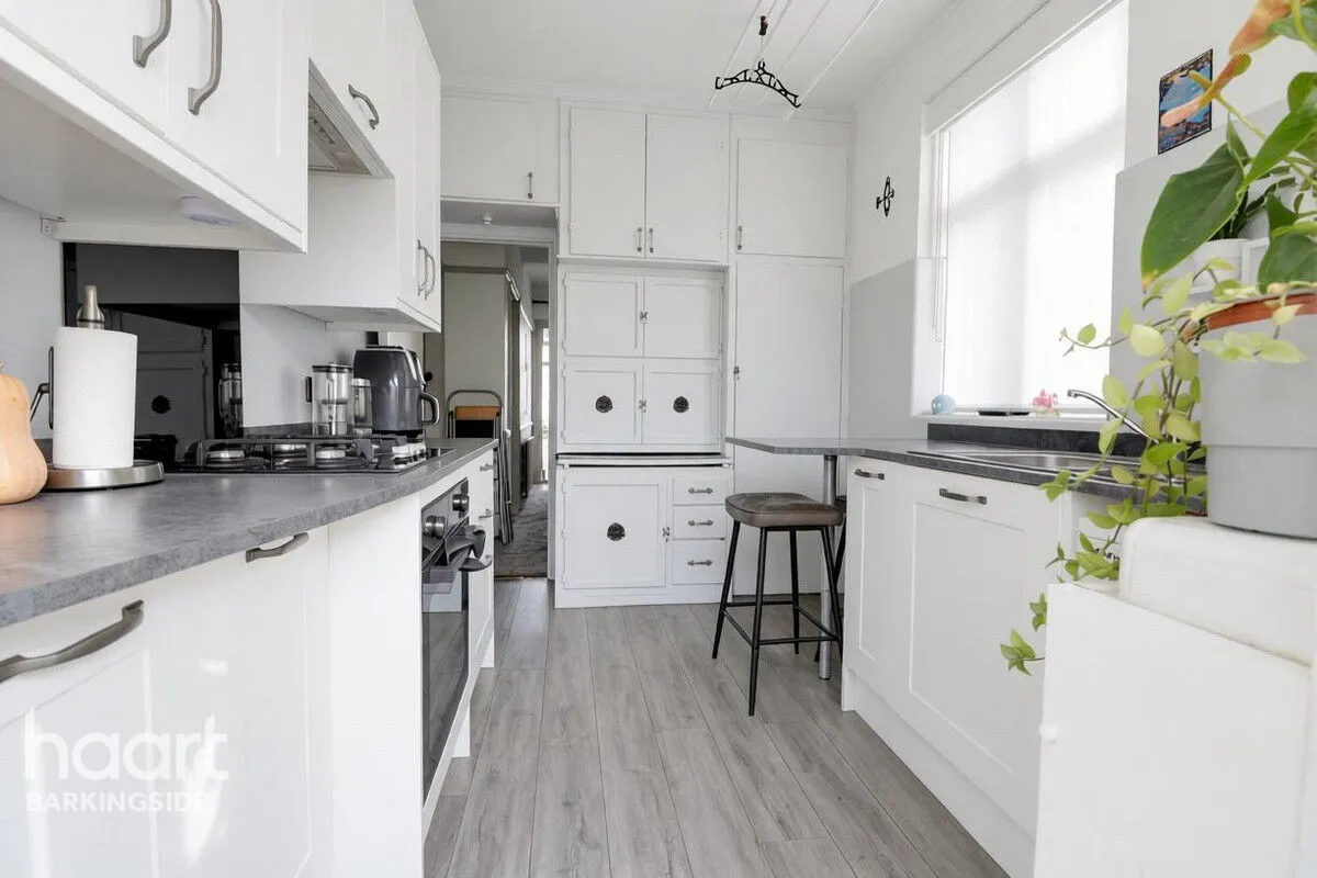 Rosedene Gardens, Gants Hill, IG2, photo 10