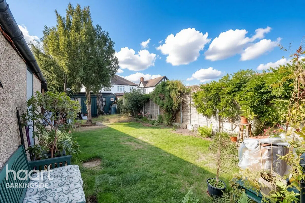 Rosedene Gardens, Gants Hill, IG2, photo 17