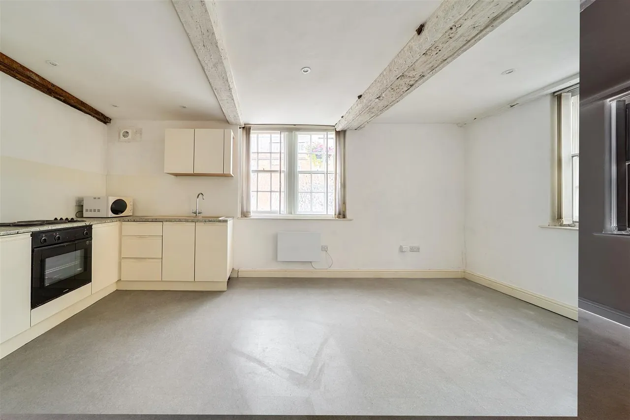 Nags Head Court, Devizes, SN10, photo 2