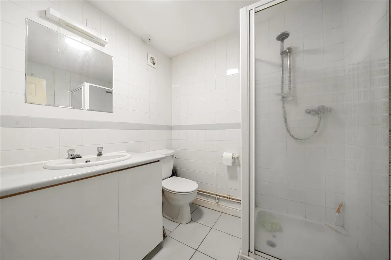 Nags Head Court, Devizes, SN10, photo 9