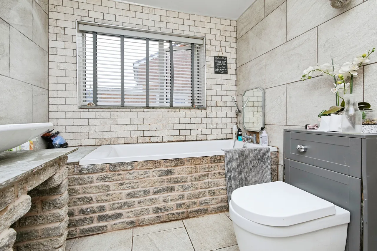 Jasmine Close, Derby, photo 6