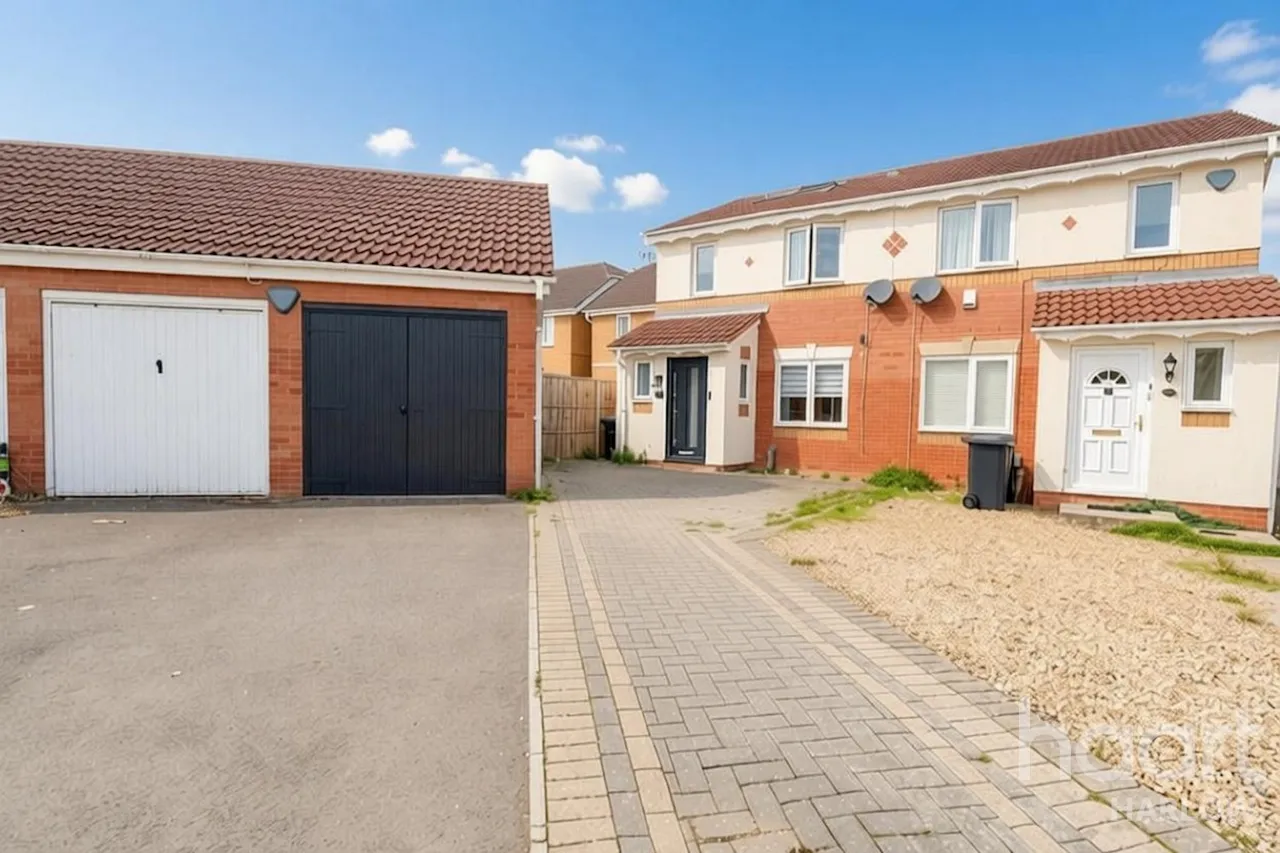 Challinor, Harlow, CM17, photo 19
