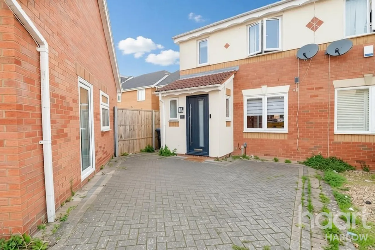 Challinor, Harlow, CM17, photo 18