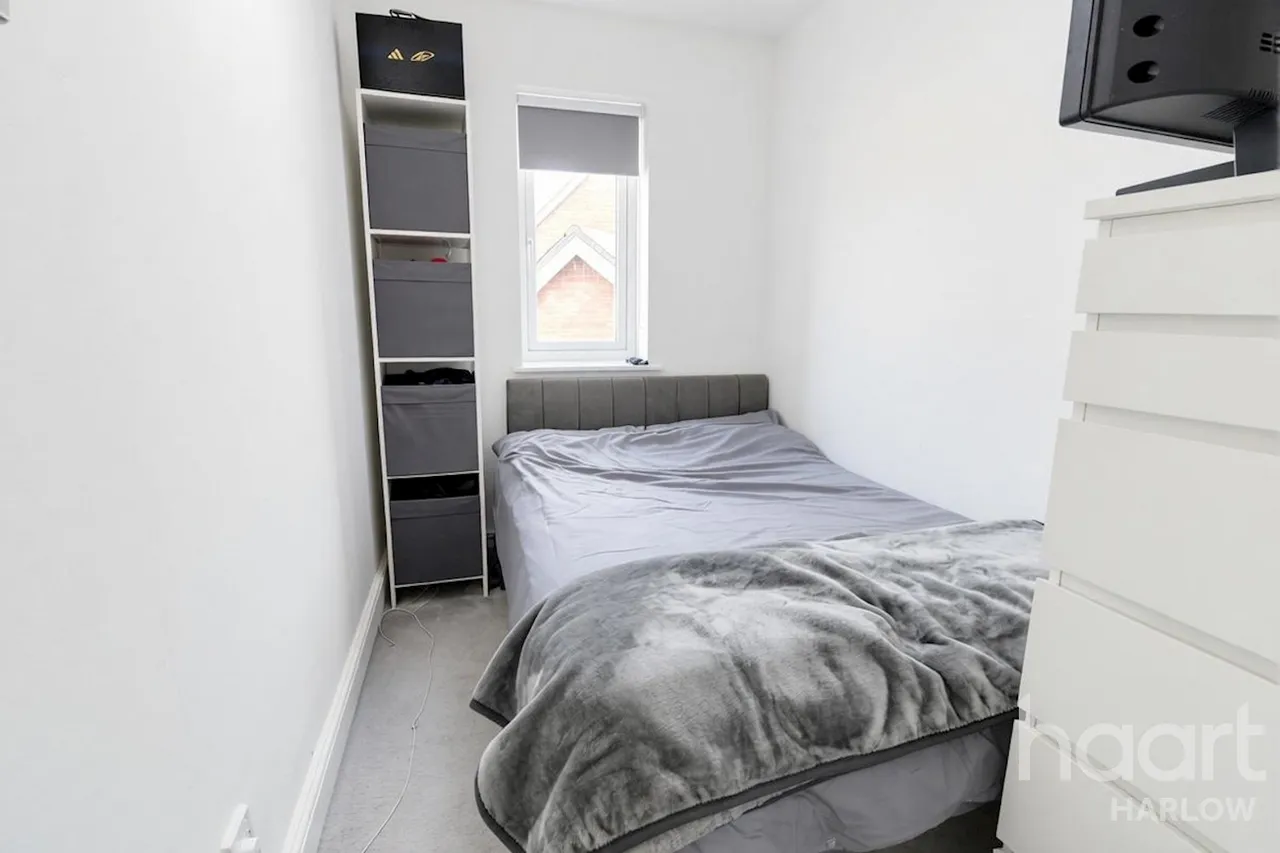 Challinor, Harlow, CM17, photo 13