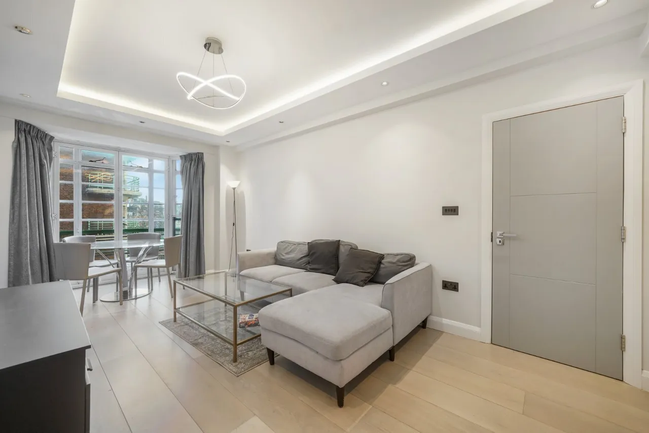 3 bed flat to rent, Gloucester Place, Marylebone, NW1