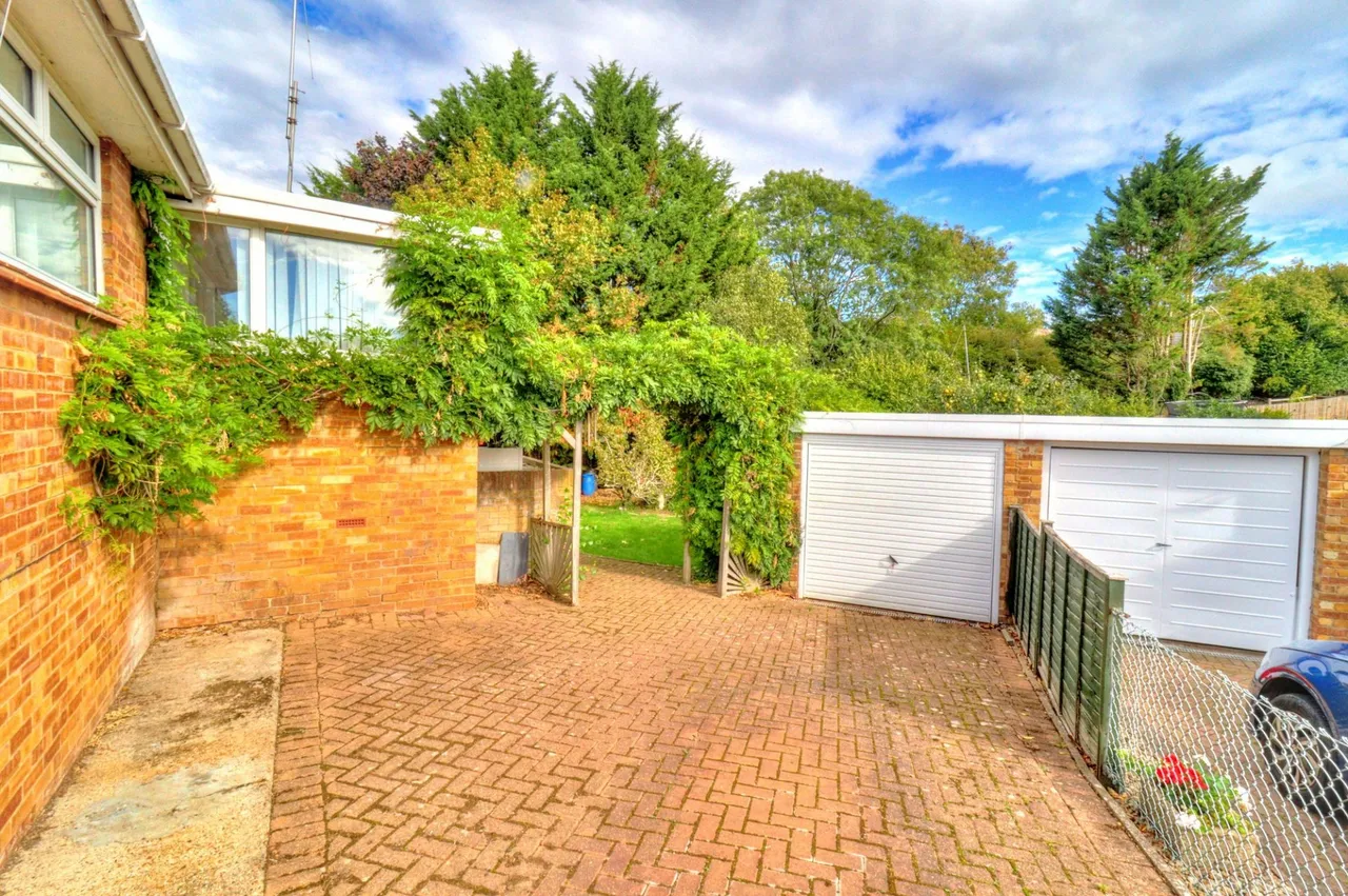 Park Close, Lane End, HP14, photo 12