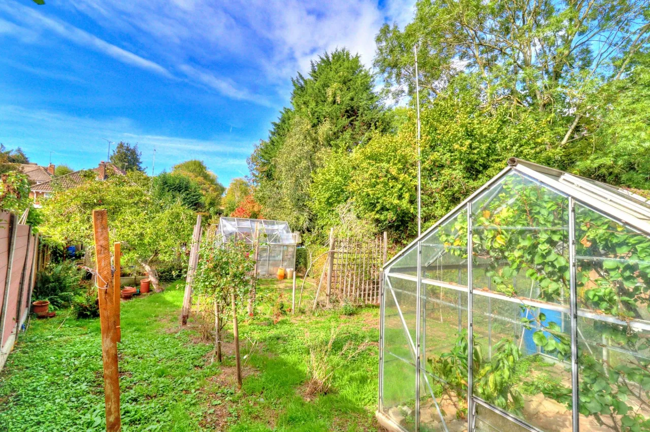 Park Close, Lane End, HP14, photo 13
