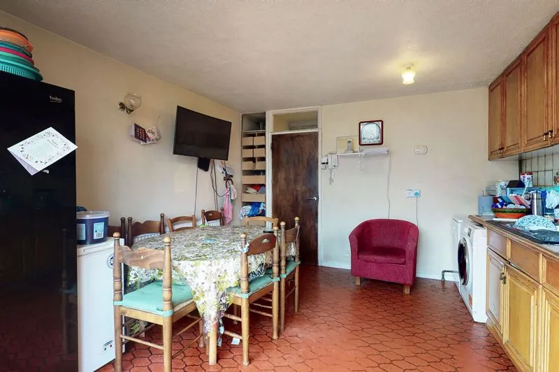 Belgrave Walk, Mitcham CR4 3QB, photo 9