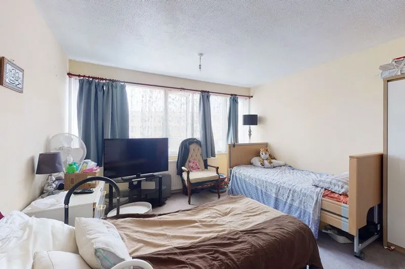 Belgrave Walk, Mitcham CR4 3QB, photo 12
