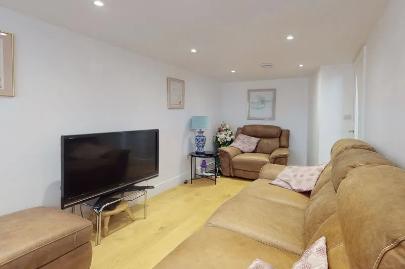 Belgrave Walk, Mitcham CR4 3QB, photo 7
