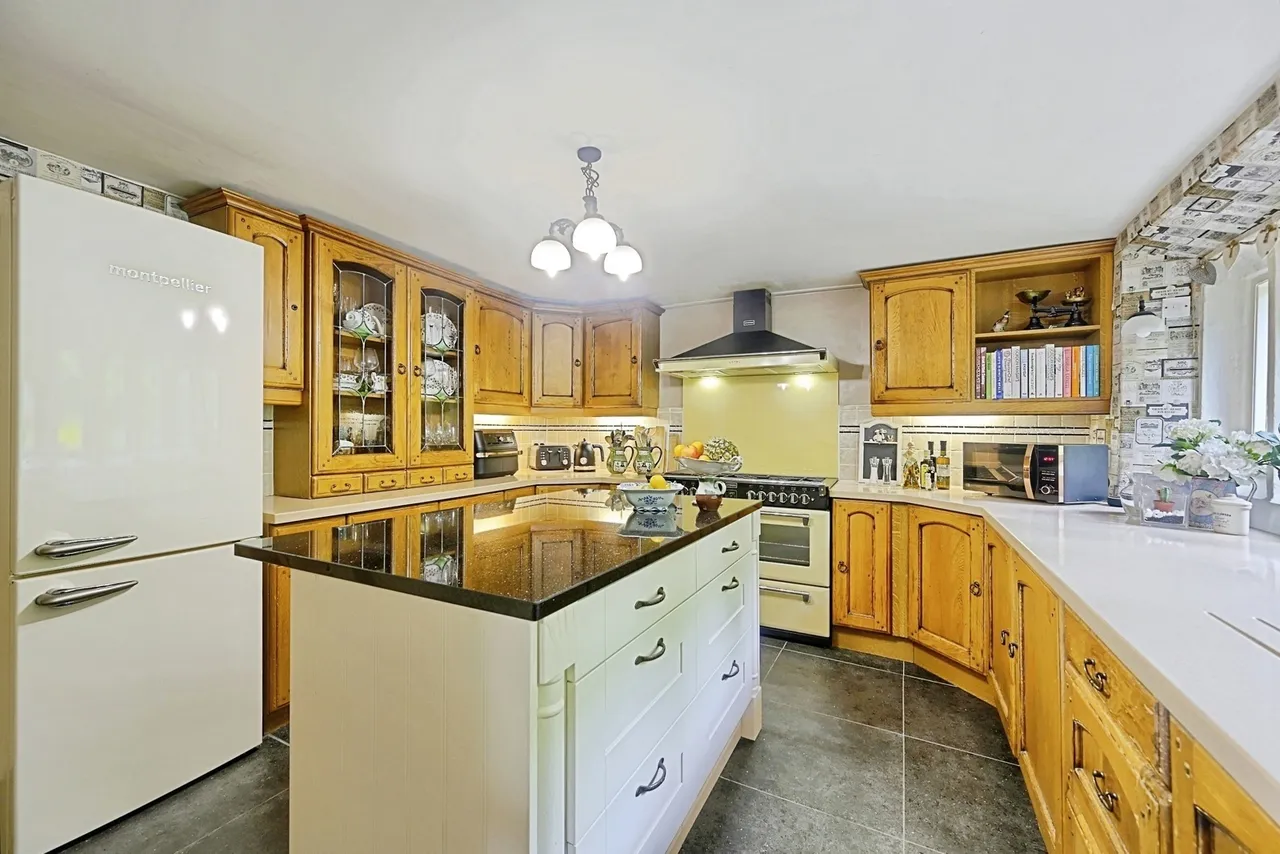 Netherwood Road, Burnley, Lancashire, BB10, photo 4