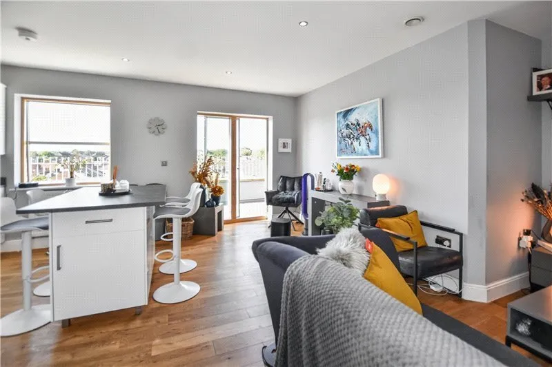 2 bed flat for sale, Upper Wickham Lane, Welling, DA16