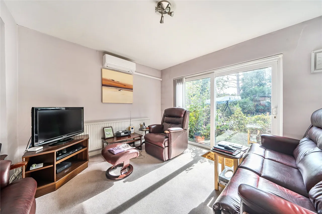Broomhill Road, Orpington, BR6, photo 2