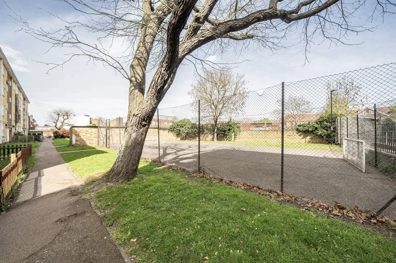 Bromley Road, SE6, photo 14