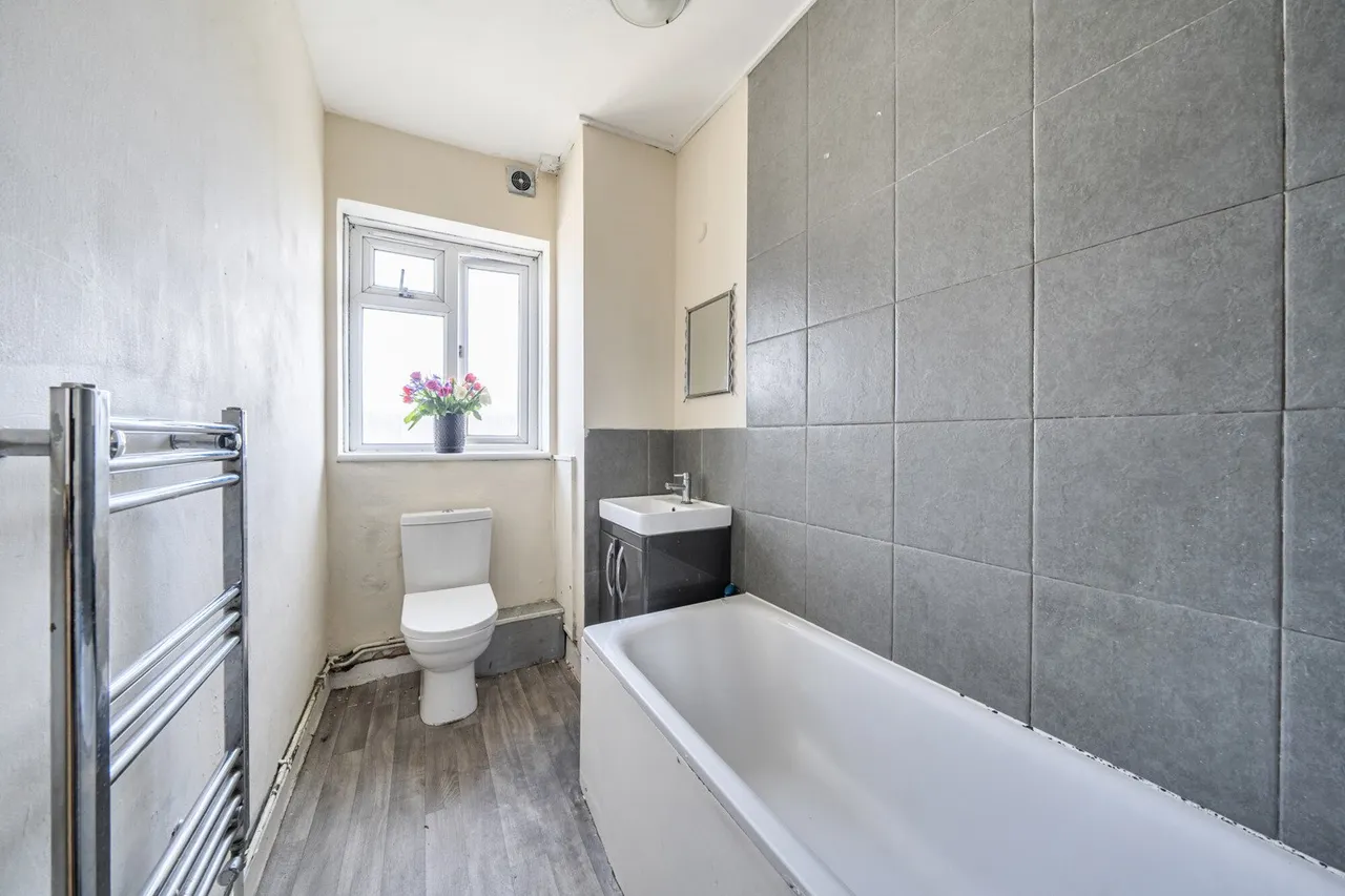 Bromley Road, SE6, photo 8