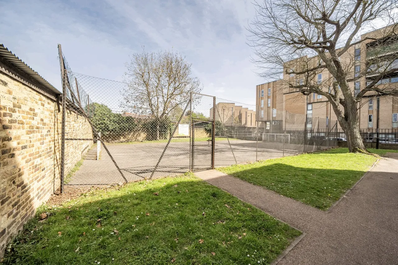 Bromley Road, SE6, photo 10