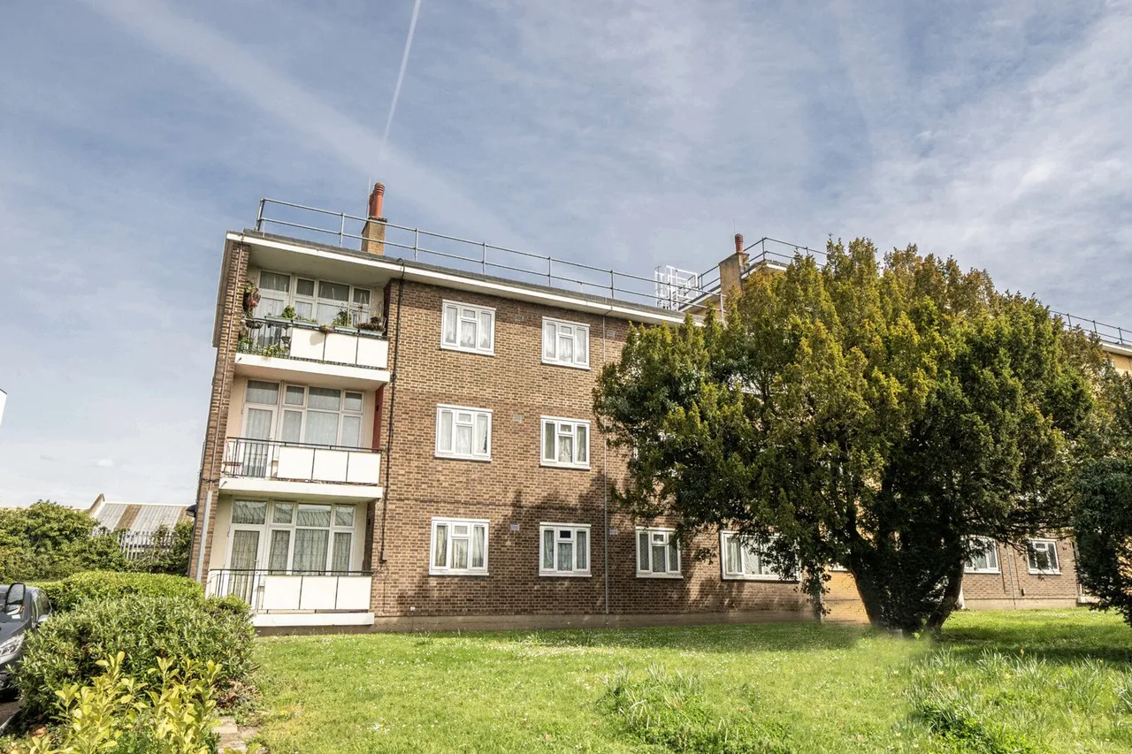 Bromley Road, SE6, photo 3