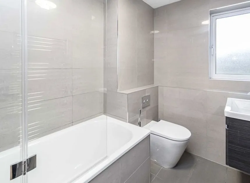 Station Road, Hampton, TW12, photo 6