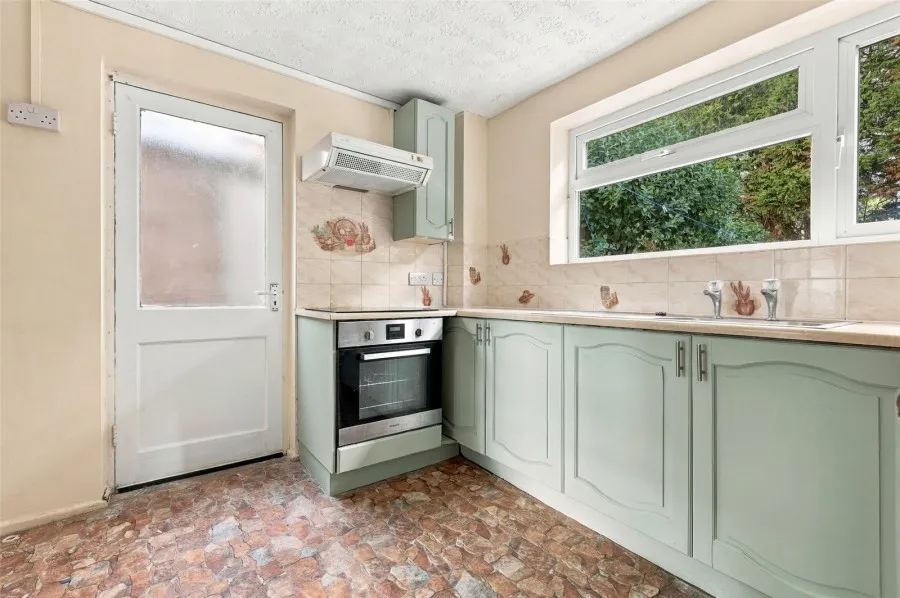 with 3 bedrooms in Matching Green, Harlow, CM17, photo 17