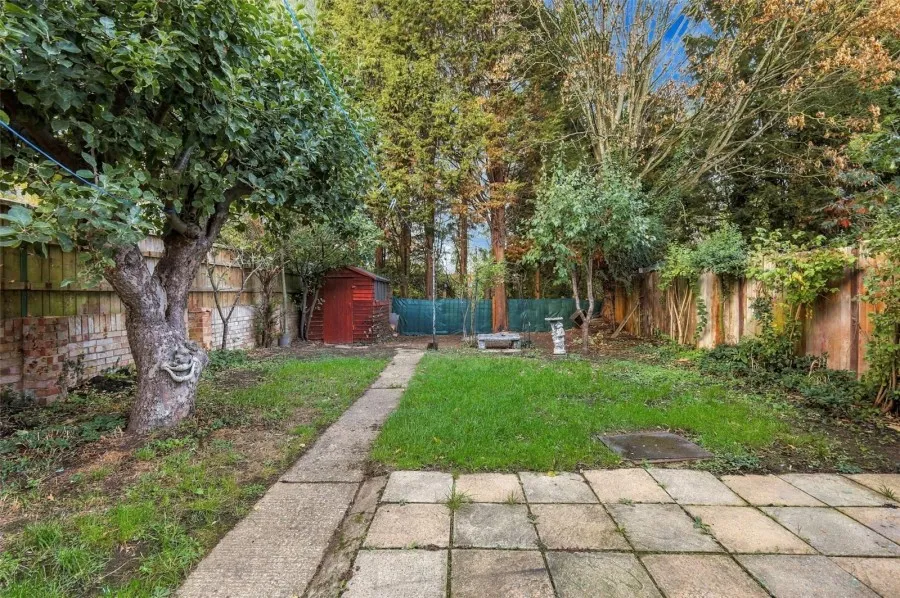 with 3 bedrooms in Matching Green, Harlow, CM17, photo 11