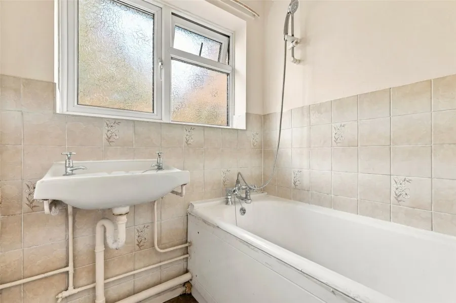 with 3 bedrooms in Matching Green, Harlow, CM17, photo 22