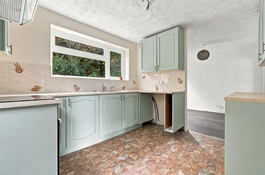 with 3 bedrooms in Matching Green, Harlow, CM17, photo 4