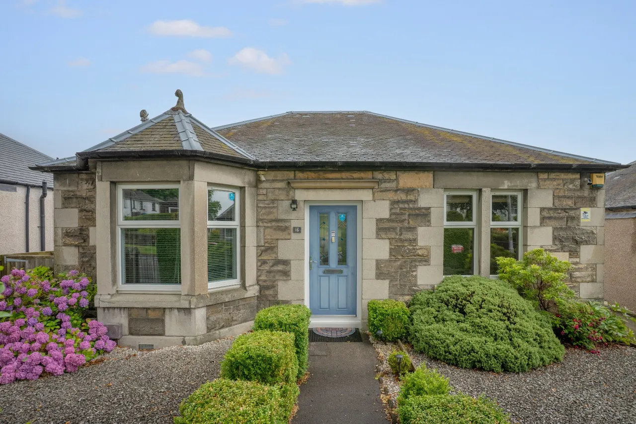 4 bed house for sale — Aberdour Road, Dunfermline, KY11 4PD