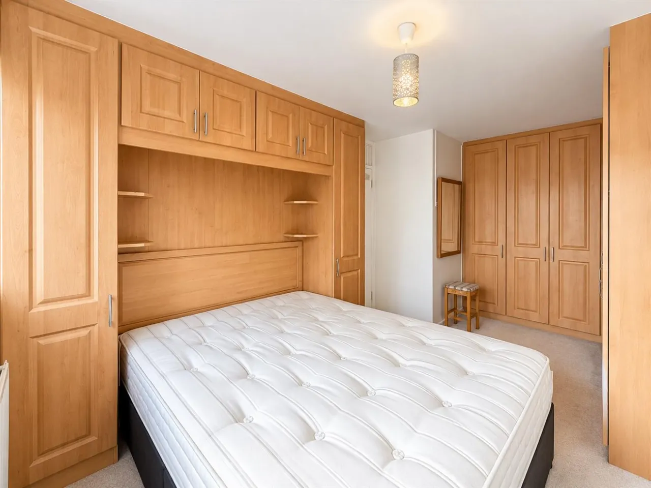 bed Apartment To LetConvent Way, Southall, UB2, photo 2