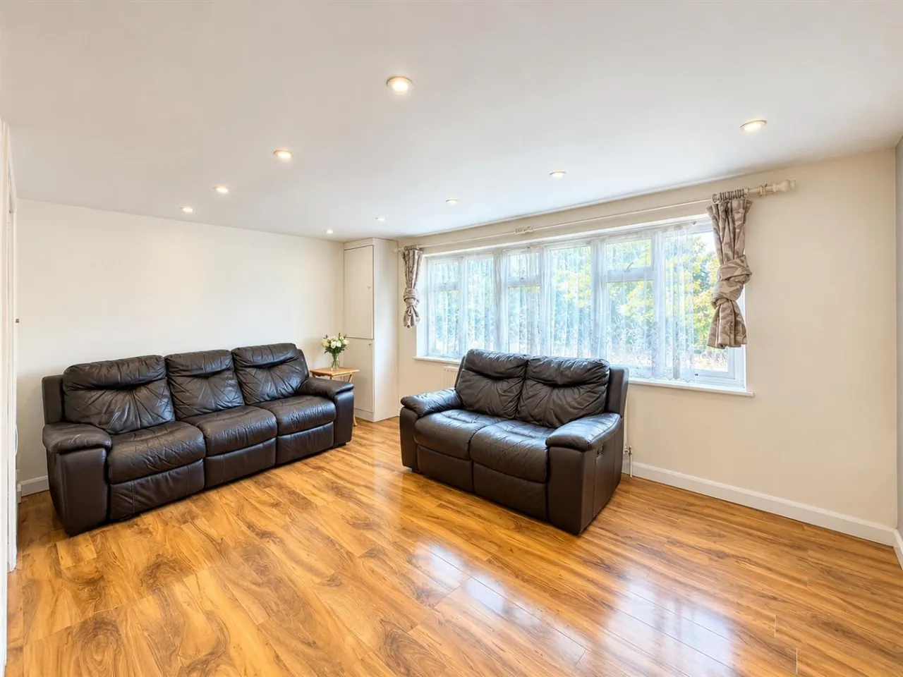 bed Apartment To LetConvent Way, Southall, UB2, photo 8