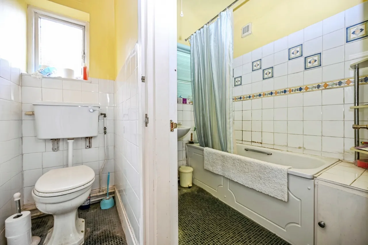 Beech Lawn, Liverpool, L19, photo 13