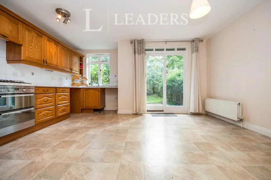 3 bed house to rent, Chesterton Lane, Cirencester, GL7
