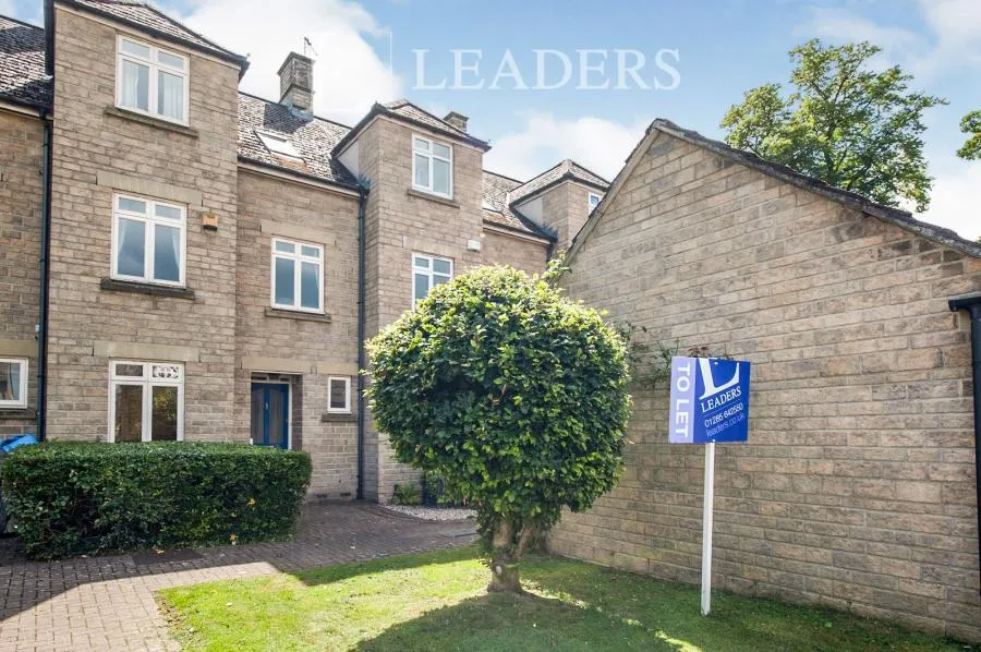 Chesterton Lane, Cirencester, GL7, photo 2