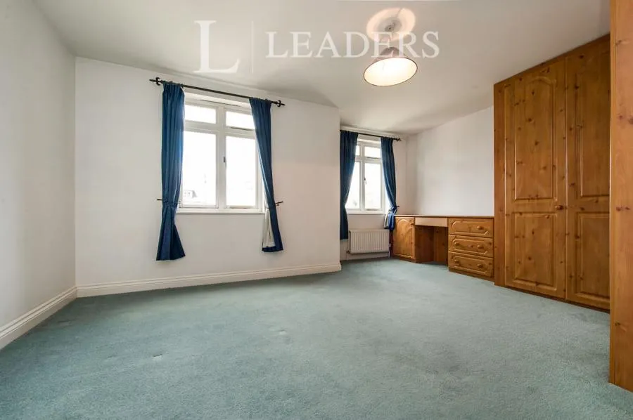 Chesterton Lane, Cirencester, GL7, photo 5