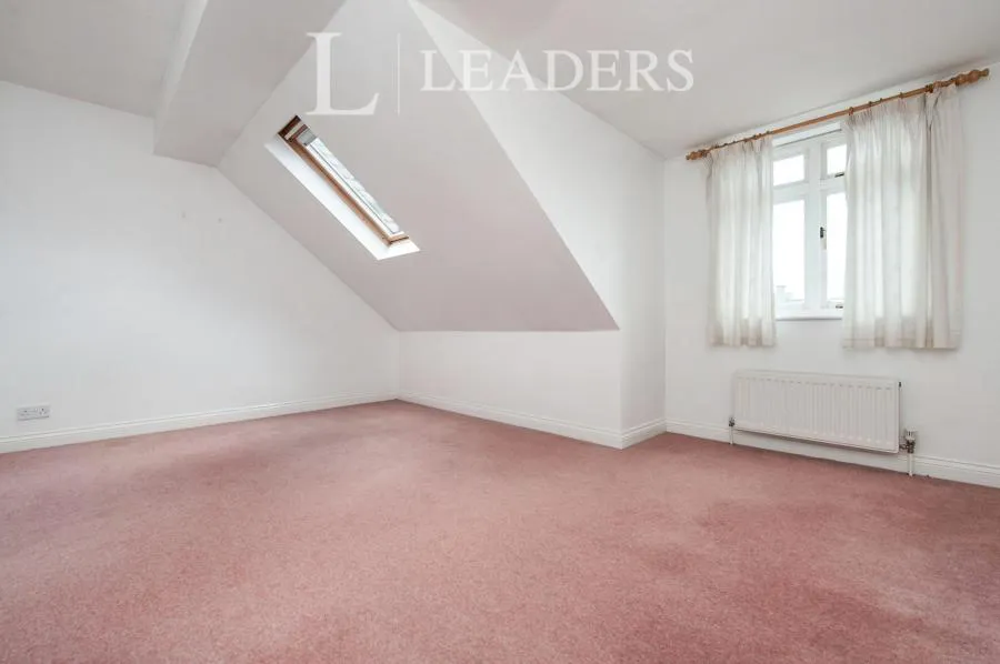 Chesterton Lane, Cirencester, GL7, photo 6