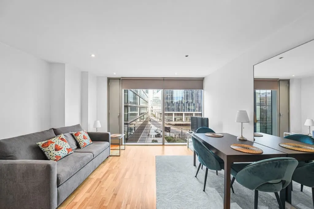1 bed flat to rent, Landmark West Tower, Marsh Wall, E14