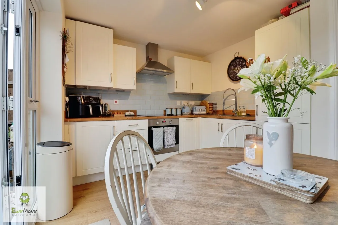 Wadeley Close, Hednesford, WS12, photo 5