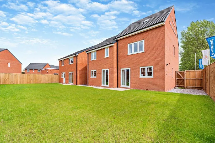 Dee Gardens, Stratton, CH5, photo 10