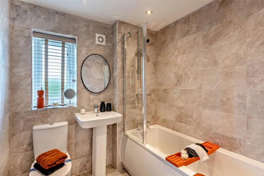 Dee Gardens, Stratton, CH5, photo 9