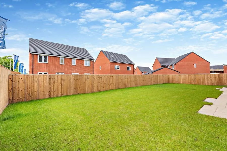 Dee Gardens, Stratton, CH5, photo 11