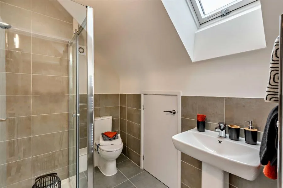 Dee Gardens, Stratton, CH5, photo 7