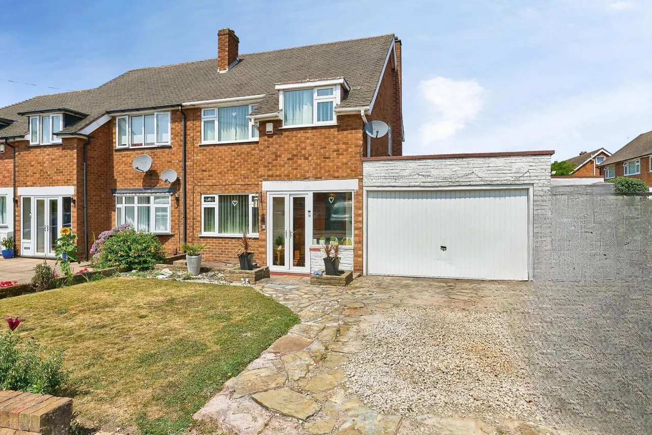 3 bed house for sale — Edward Avenue, WALSALL, West Midlands, WS9