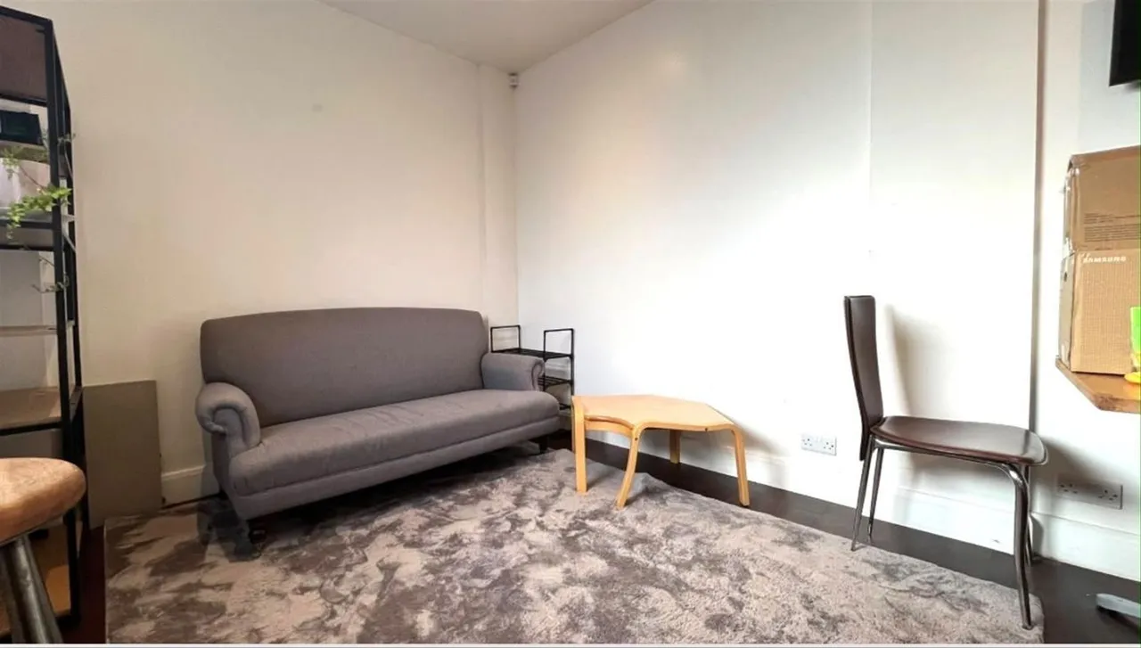 Windlesham Mews, TW12, photo 3