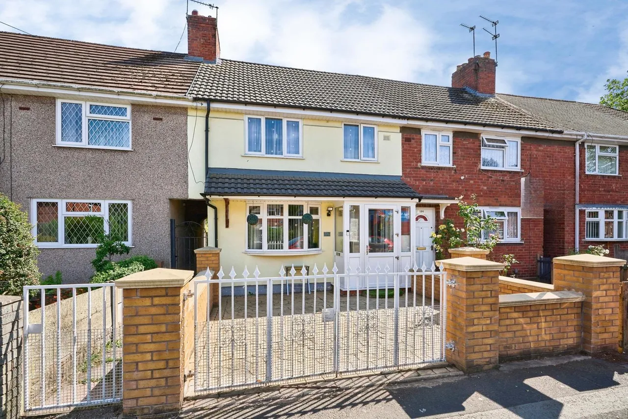 3 bed house for sale, Richards Road, Tipton, DY4
